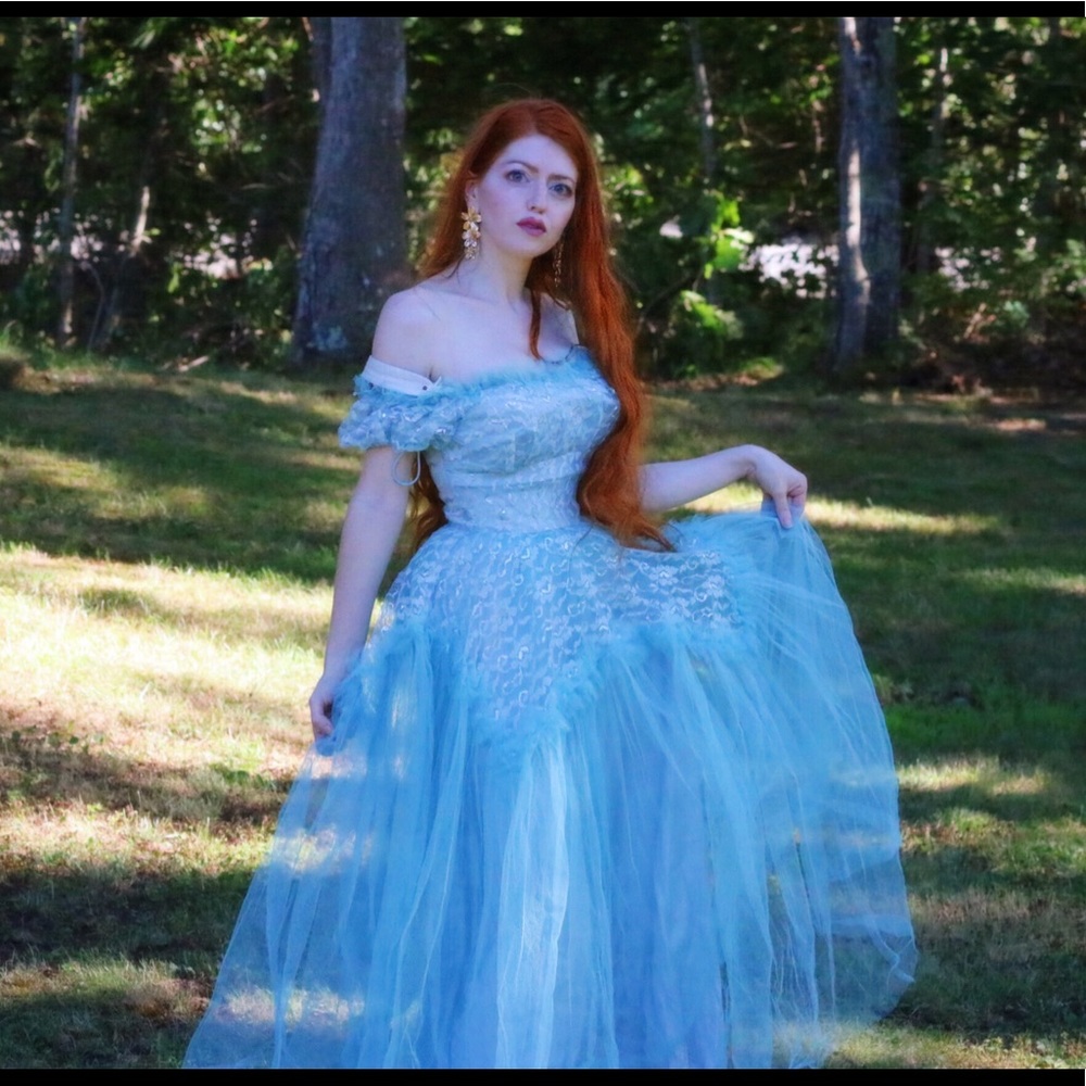 Vintage 1950s pastel blue princess prom lace dress